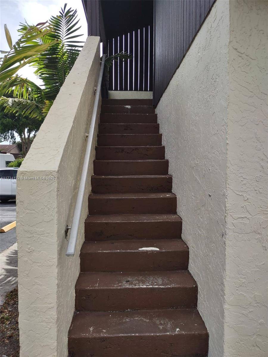 West Palm Beach, FL 33415,5352 Bosque Ln #112