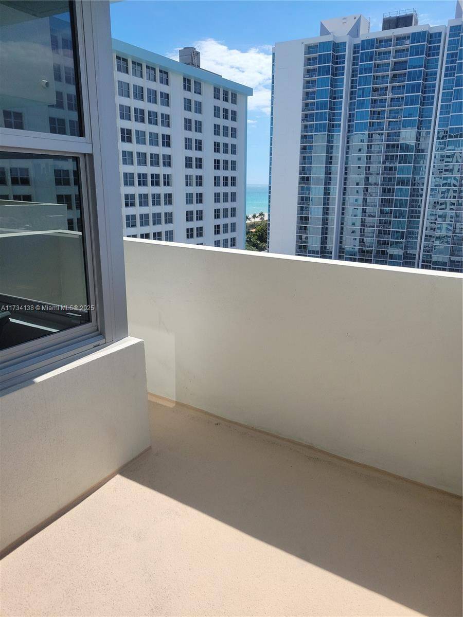 Miami Beach, FL 33140,2899 Collins #1114
