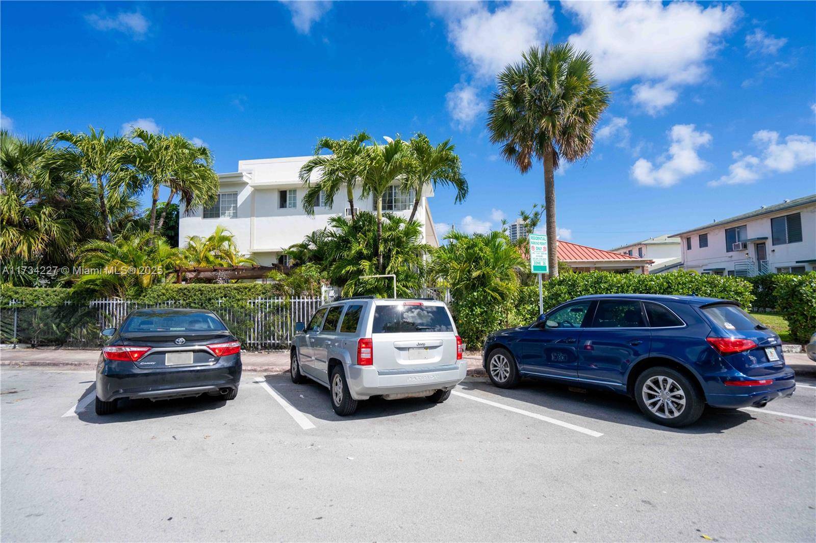 Miami Beach, FL 33141,7421 Carlyle Ave #7