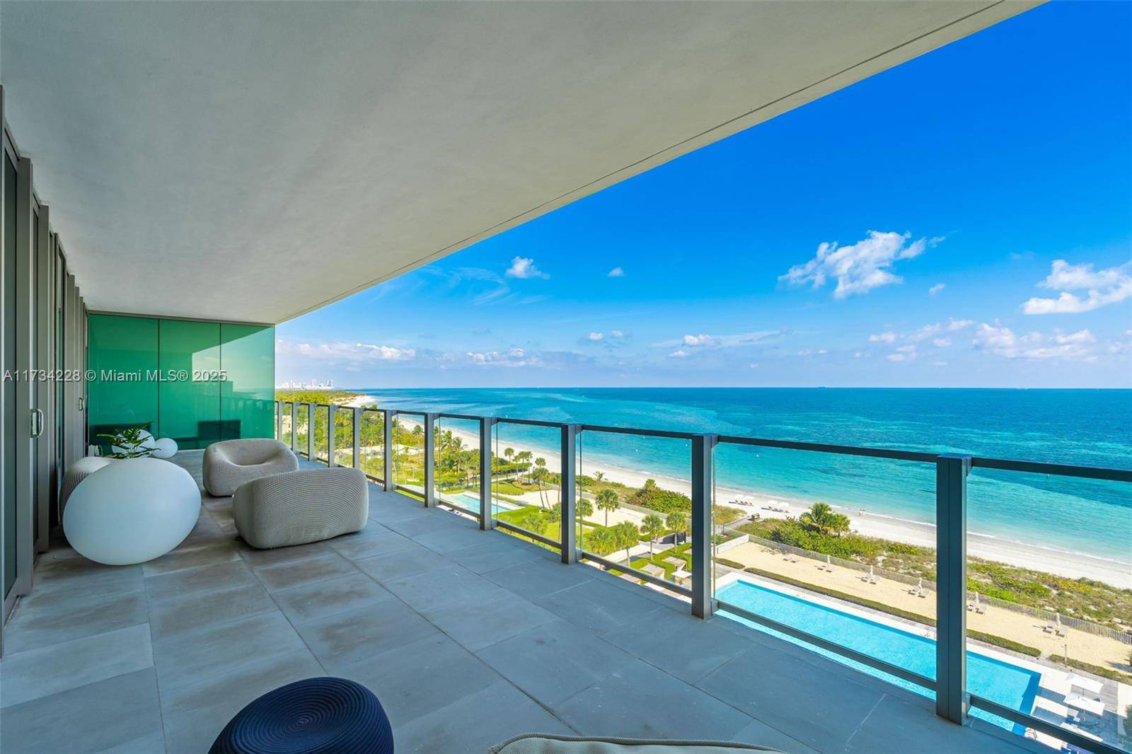Key Biscayne, FL 33149,360 Ocean Dr #902S