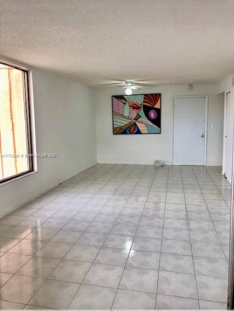 Miami Beach, FL 33141,2000 Biarritz Dr #407