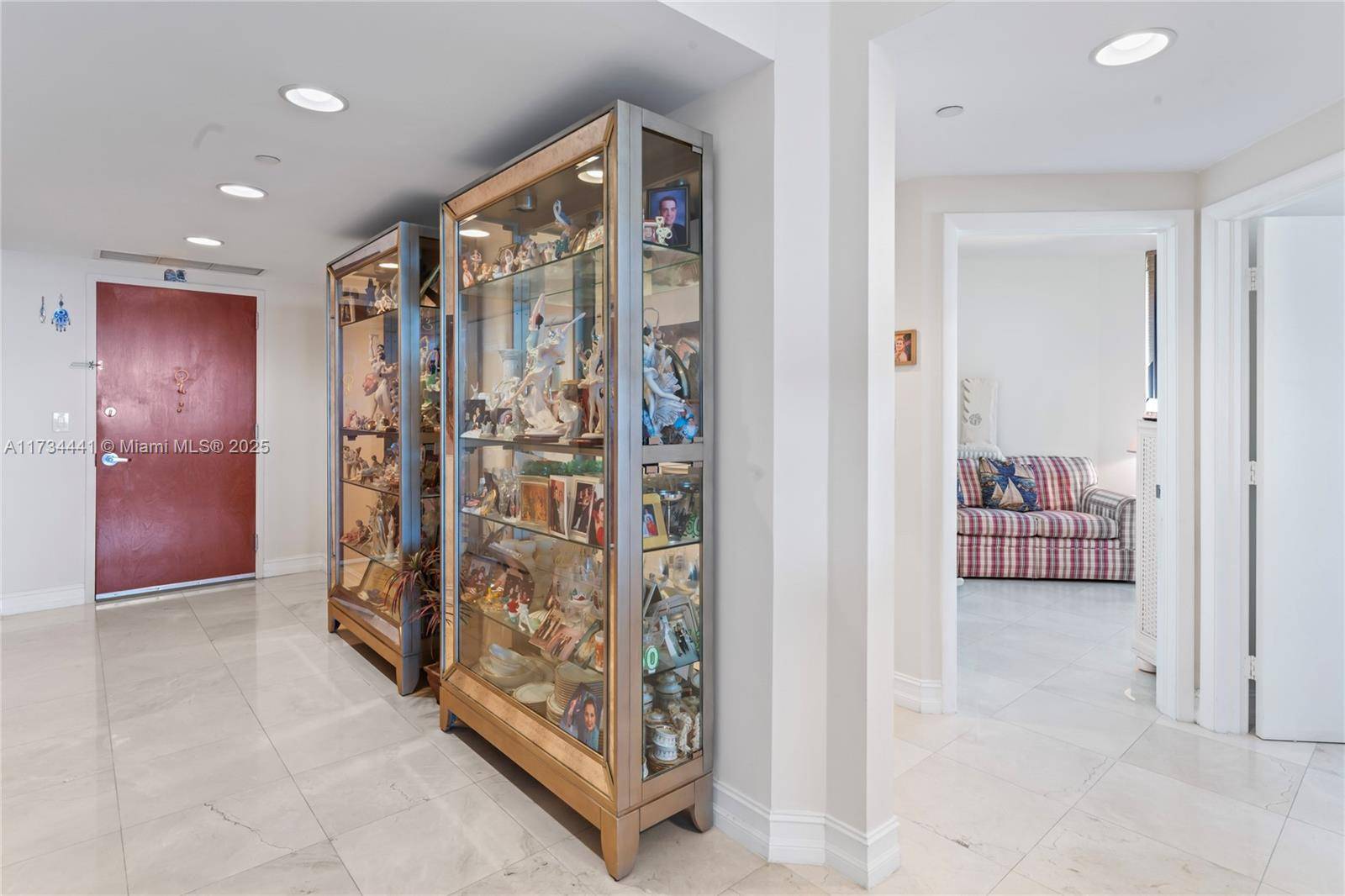 Miami Beach, FL 33141,6365 Collins Ave #1901