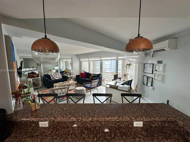 Fort Lauderdale, FL 33316,1900 S Ocean Dr #1406
