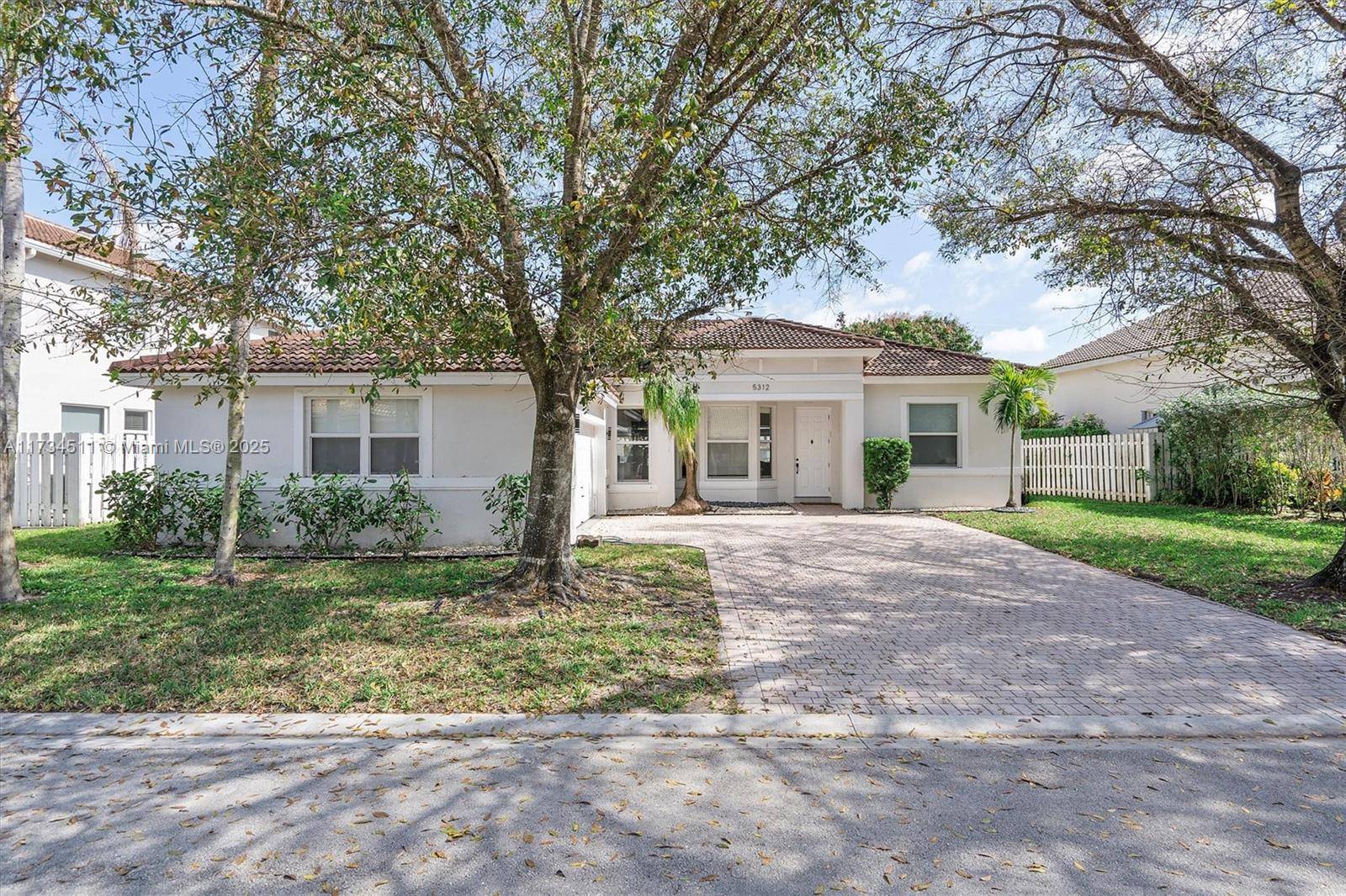 Hollywood, FL 33312,5312 SW 34th Way