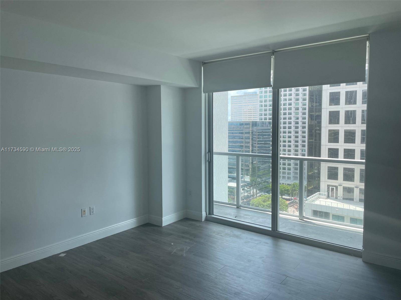 Miami, FL 33131,500 Brickell Ave #1906
