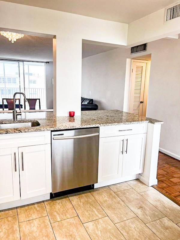 Hallandale Beach, FL 33009,319 NE 14th Ave #702