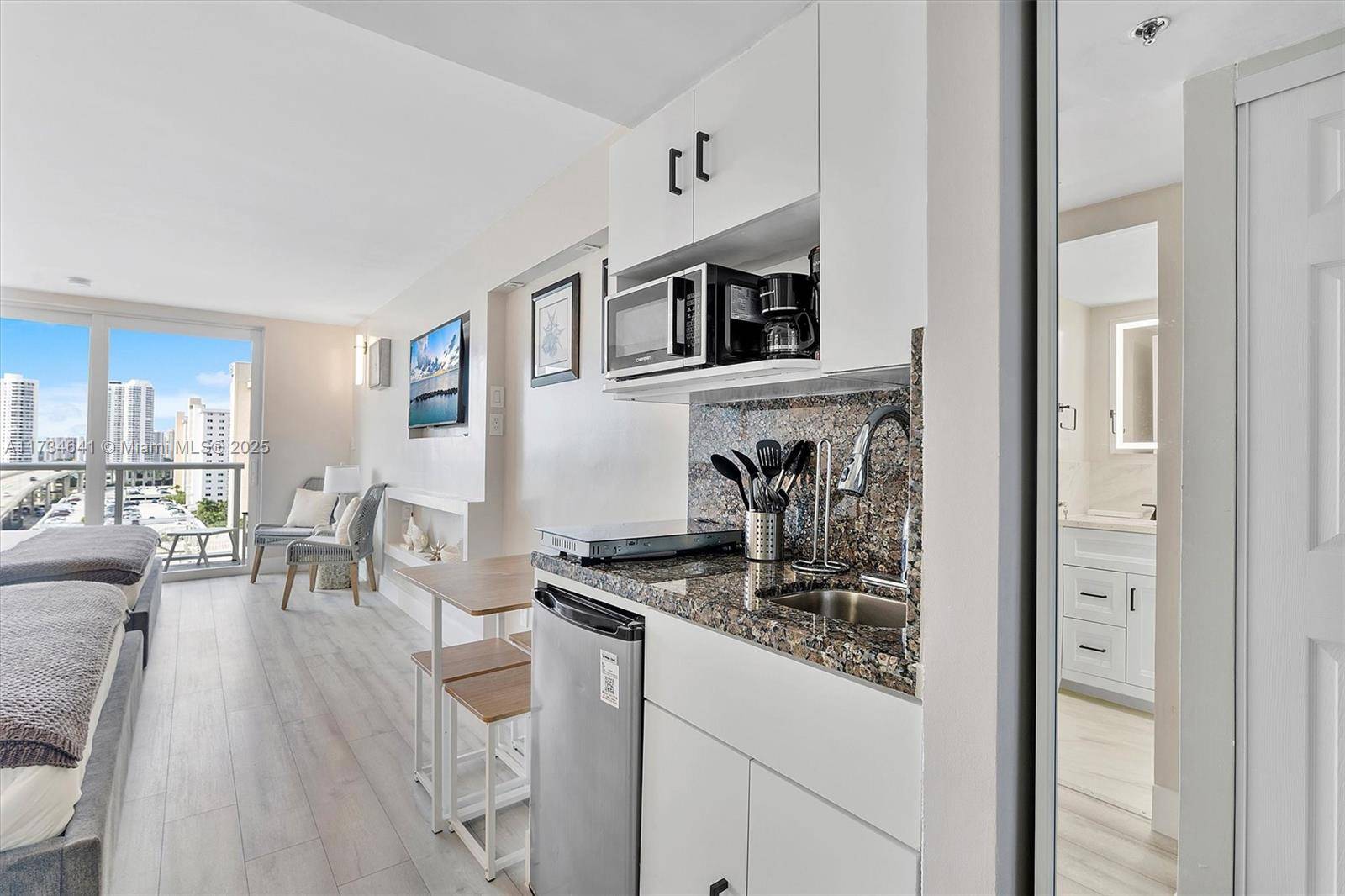 Sunny Isles Beach, FL 33160,19201 Collins Ave #938