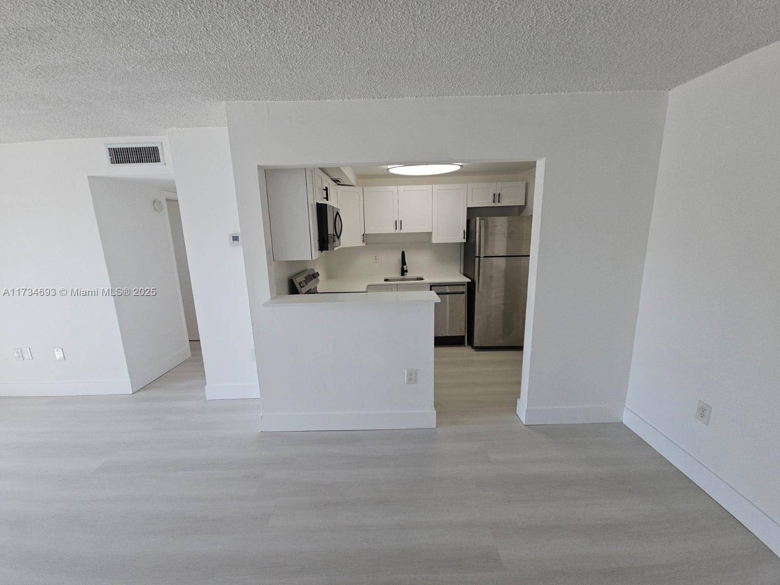 Miami Beach, FL 33141,8101 Crespi Blvd #505