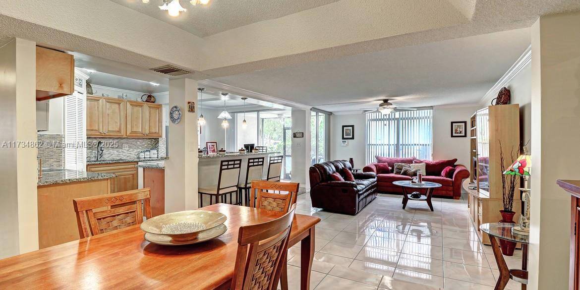 Lauderhill, FL 33319,3750 Inverrary Dr #1Z