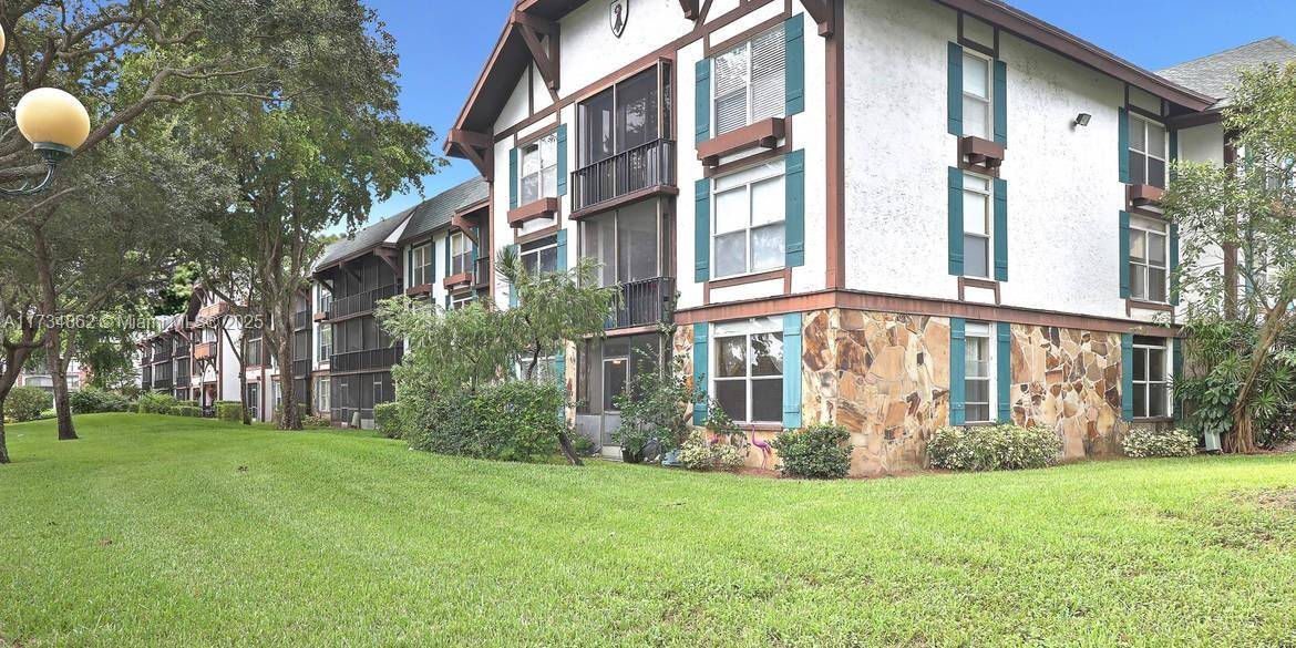 Lauderhill, FL 33319,3750 Inverrary Dr #1Z