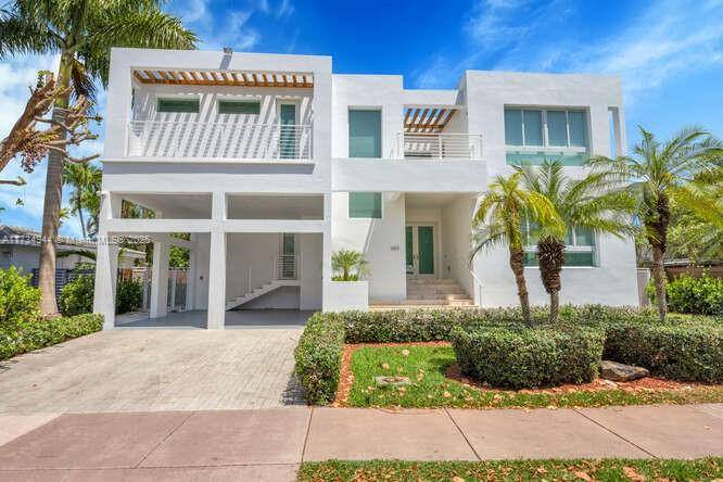 Key Biscayne, FL 33149,485 Ridgewood Road
