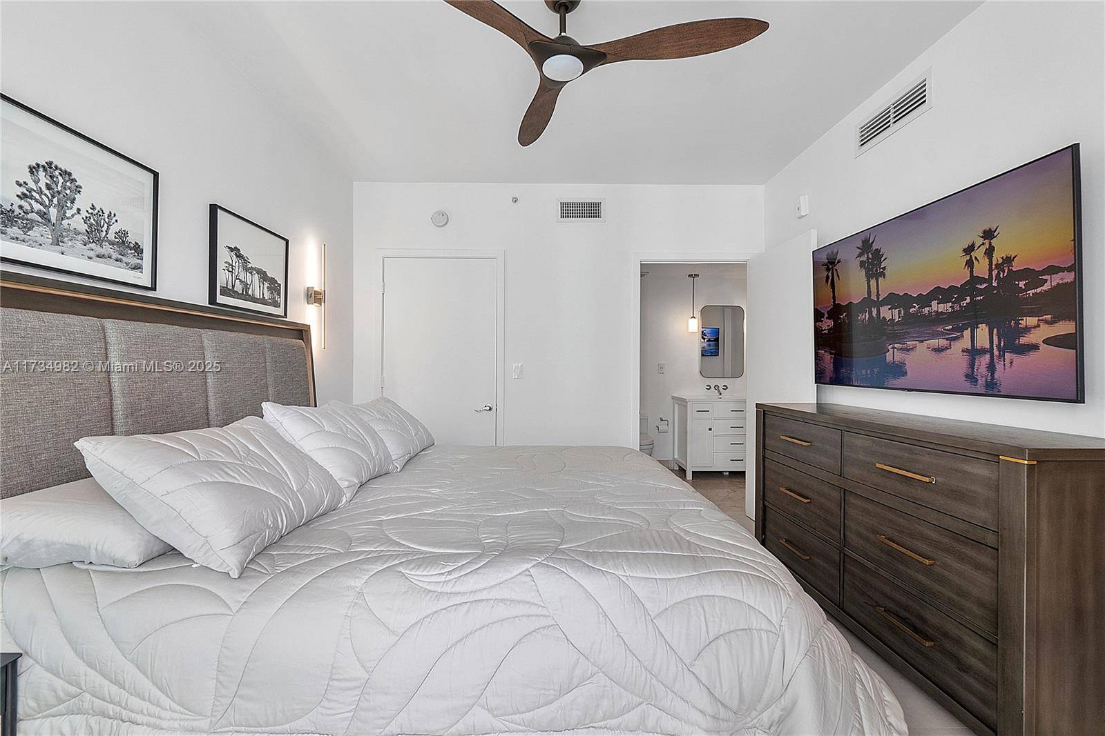 Miami Beach, FL 33140,6000 Collins Ave #527