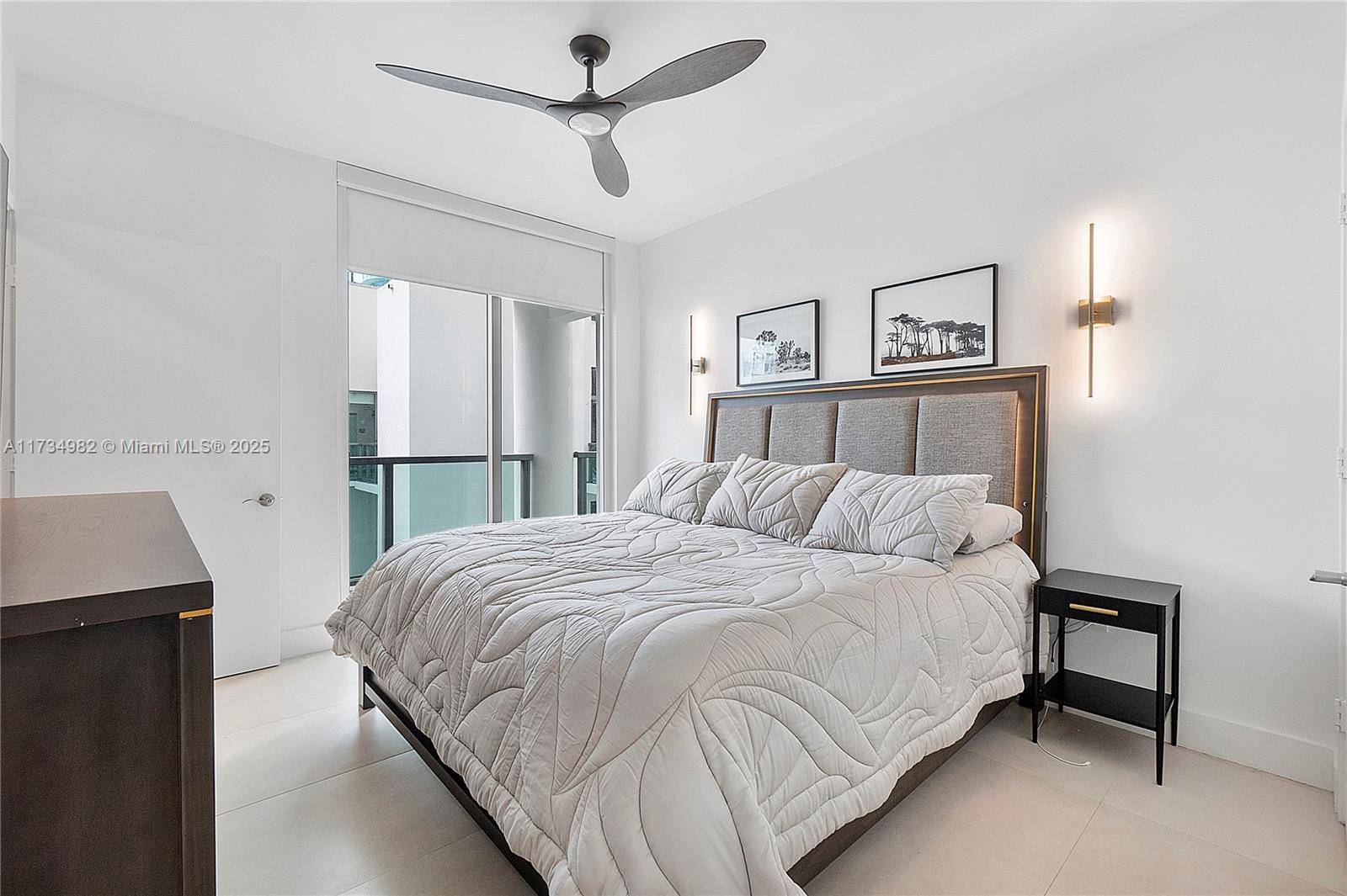 Miami Beach, FL 33140,6000 Collins Ave #527