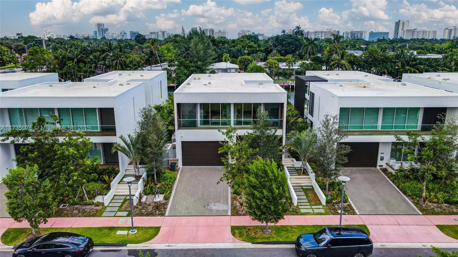 Miami Beach, FL 33140,1051 W 48th St #4