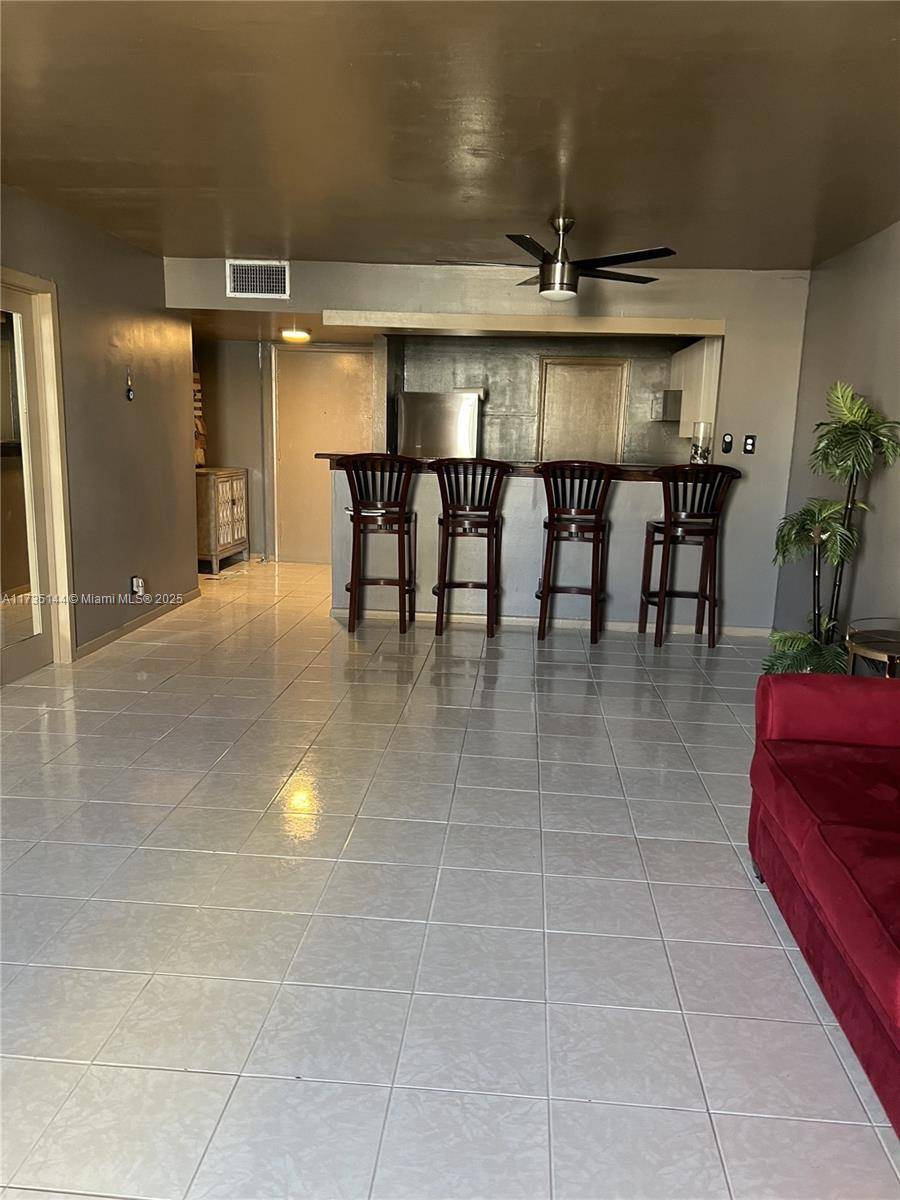 Hallandale Beach, FL 33009,1817 S Ocean Dr #718