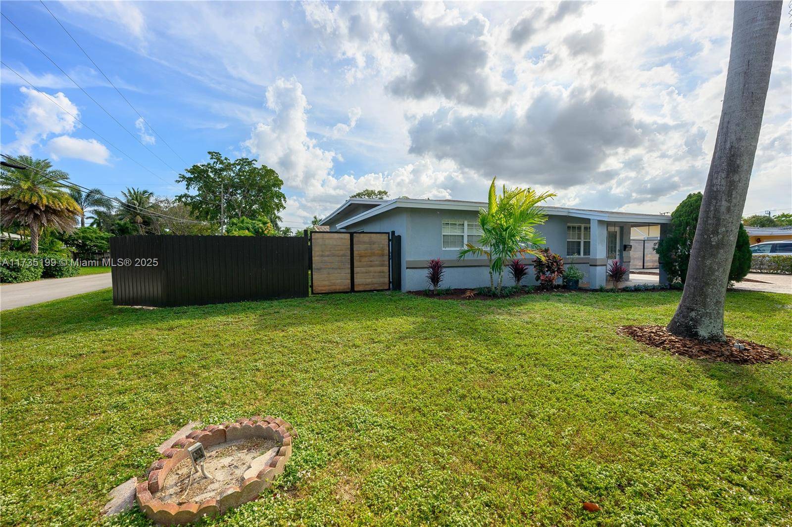 Oakland Park, FL 33334,1498 NE 39th St