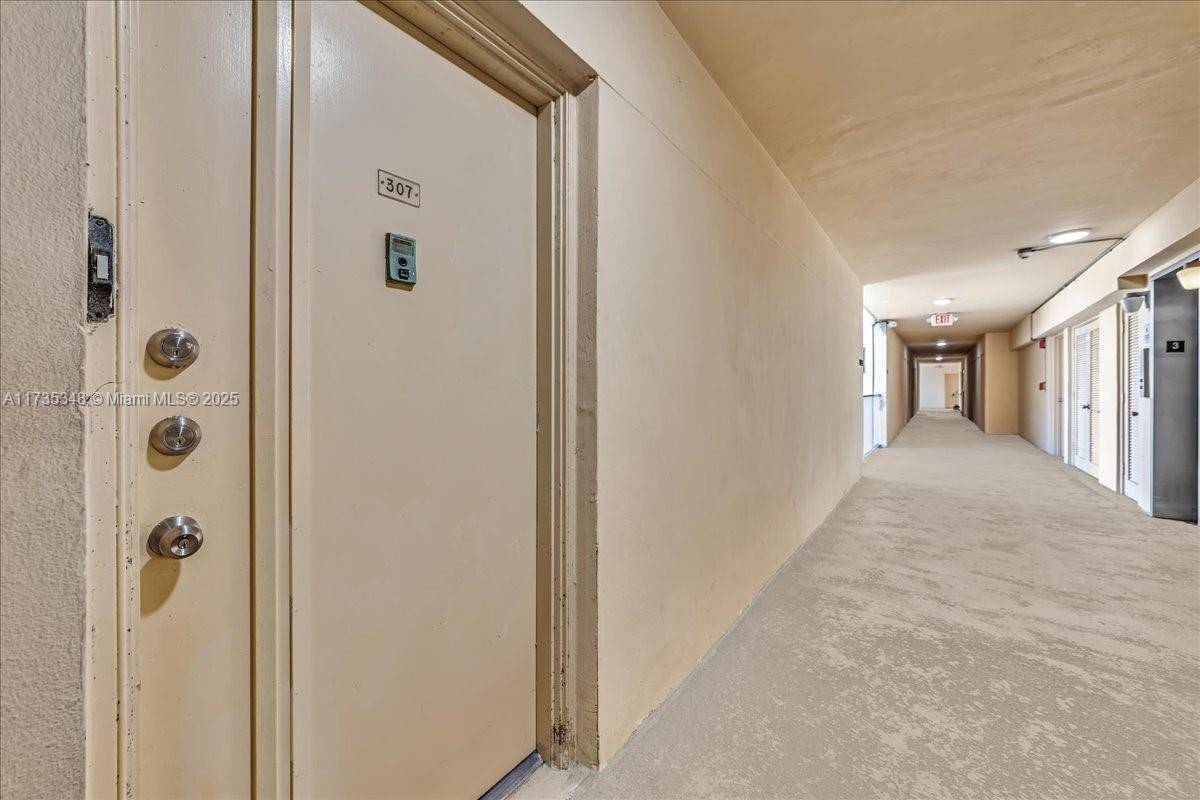 Miami, FL 33156,9159 SW 77th Ave #307