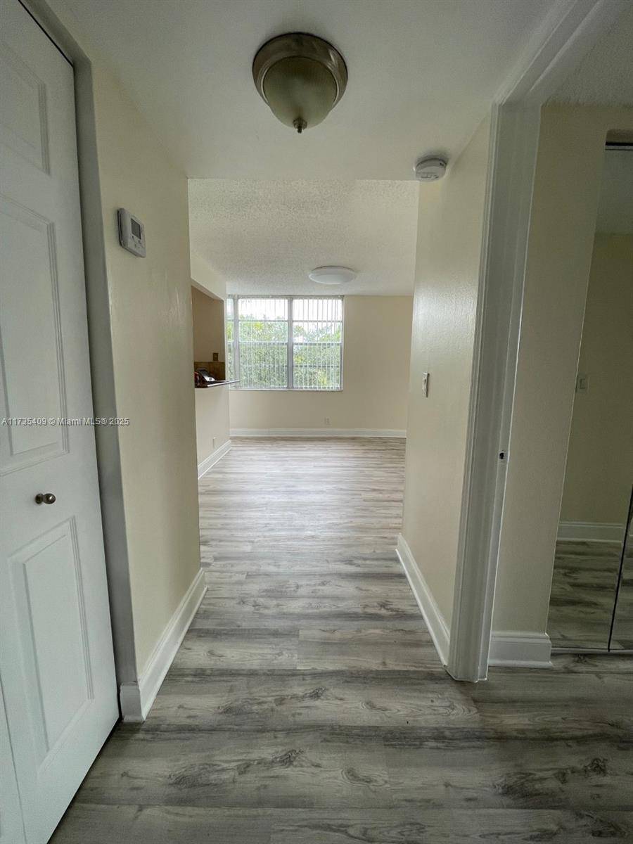 Davie, FL 33324,9471 Evergreen Pl #401