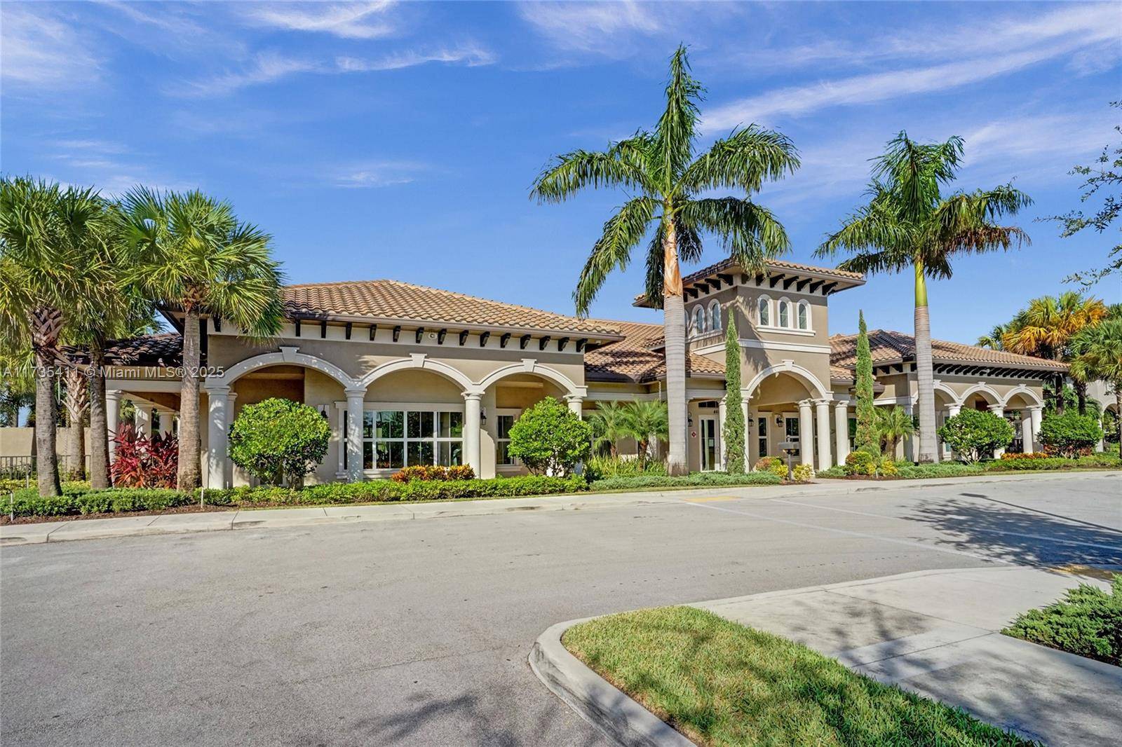 Hollywood, FL 33021,4330 Hillcrest Dr #116