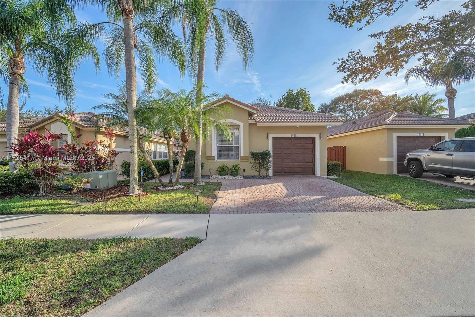Weston, FL 33331,16412 Sapphire Bnd