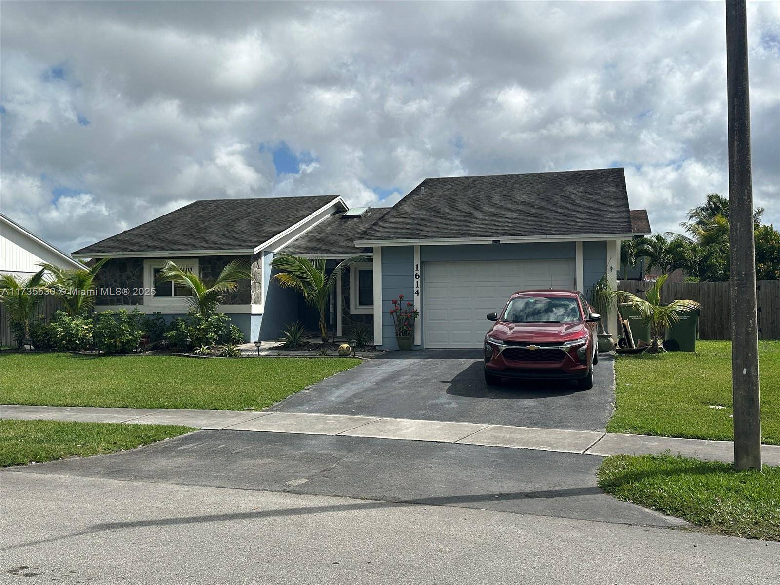 Homestead, FL 33035,1614 N Goldeneye Ln