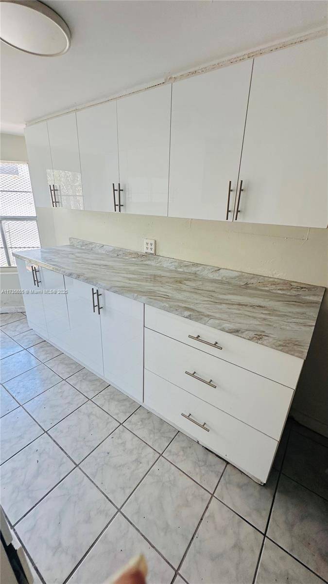 North Miami Beach, FL 33181,2250 NE 136th St #0
