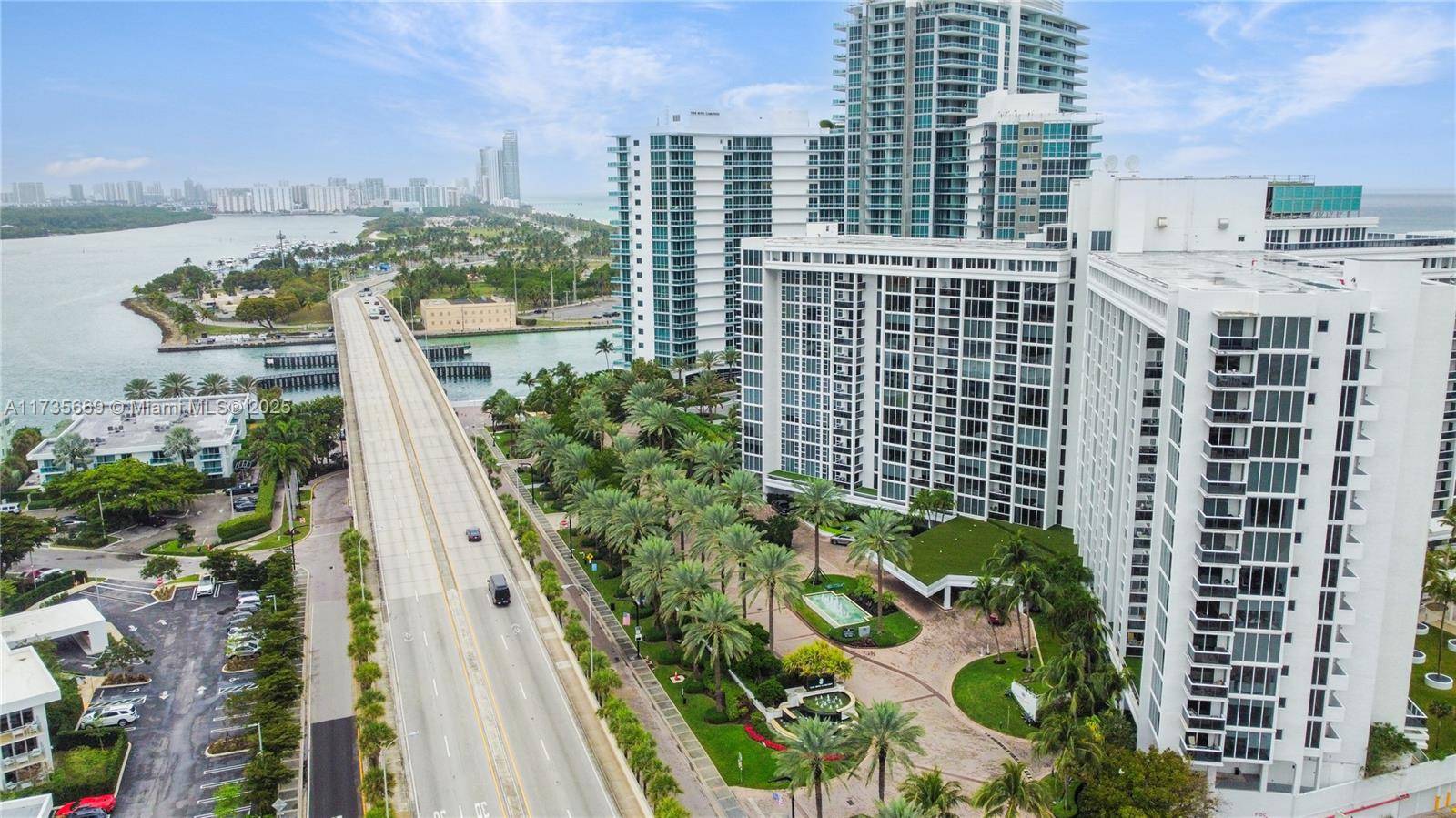 Bal Harbour, FL 33154,10275 Collins Ave #817