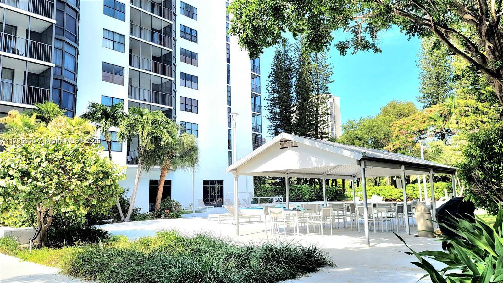 Aventura, FL 33180,20100 W Country Club Dr #204