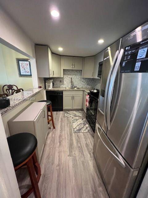 Lauderhill, FL 33319,4170 Inverrary Dr #305