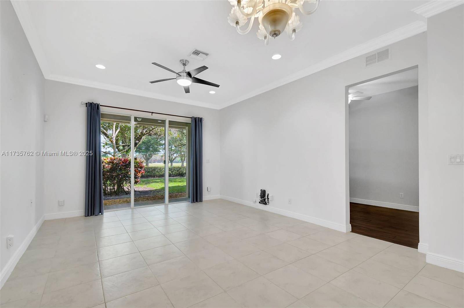 Davie, FL 33328,3184 Fairway Cir #3184