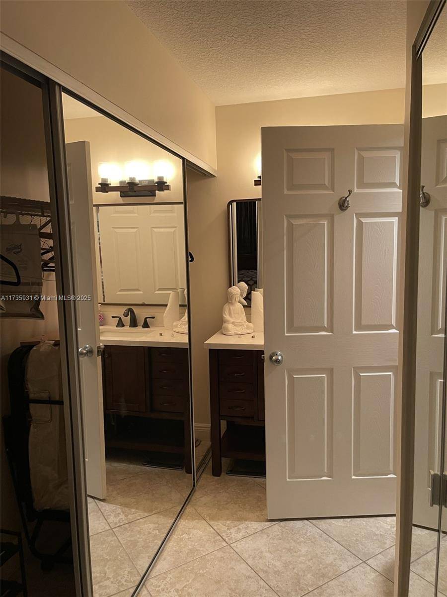 Delray Beach, FL 33484,15235 Lakes Of Delray Blvd #284