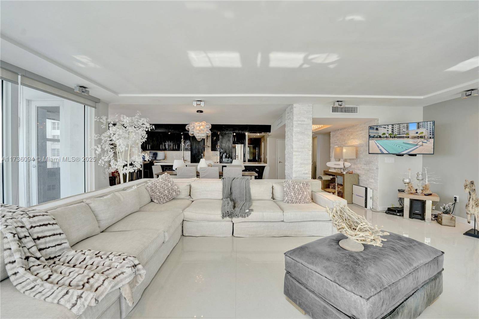 Hollywood, FL 33019,2751 S Ocean Dr #908S