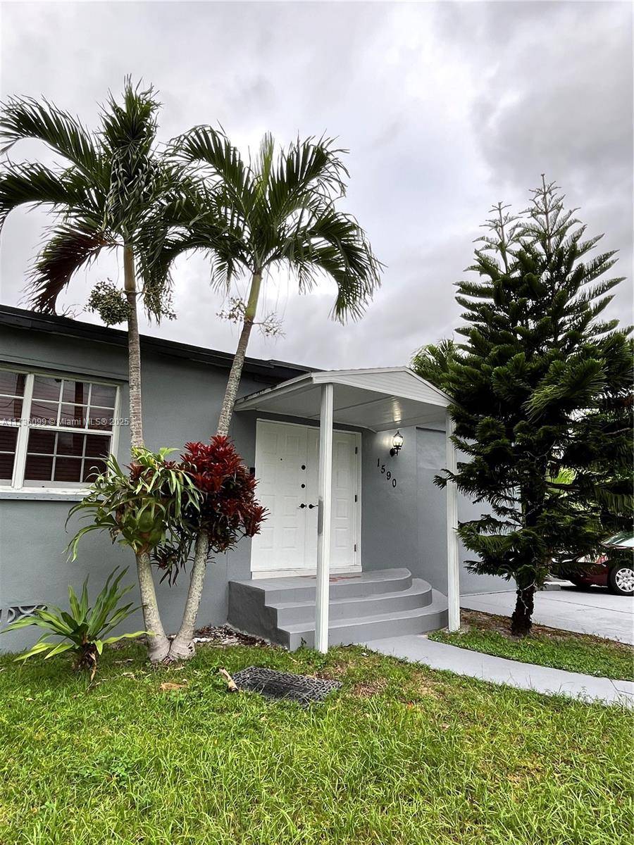North Miami, FL 33161,1590 NE 141st St #1