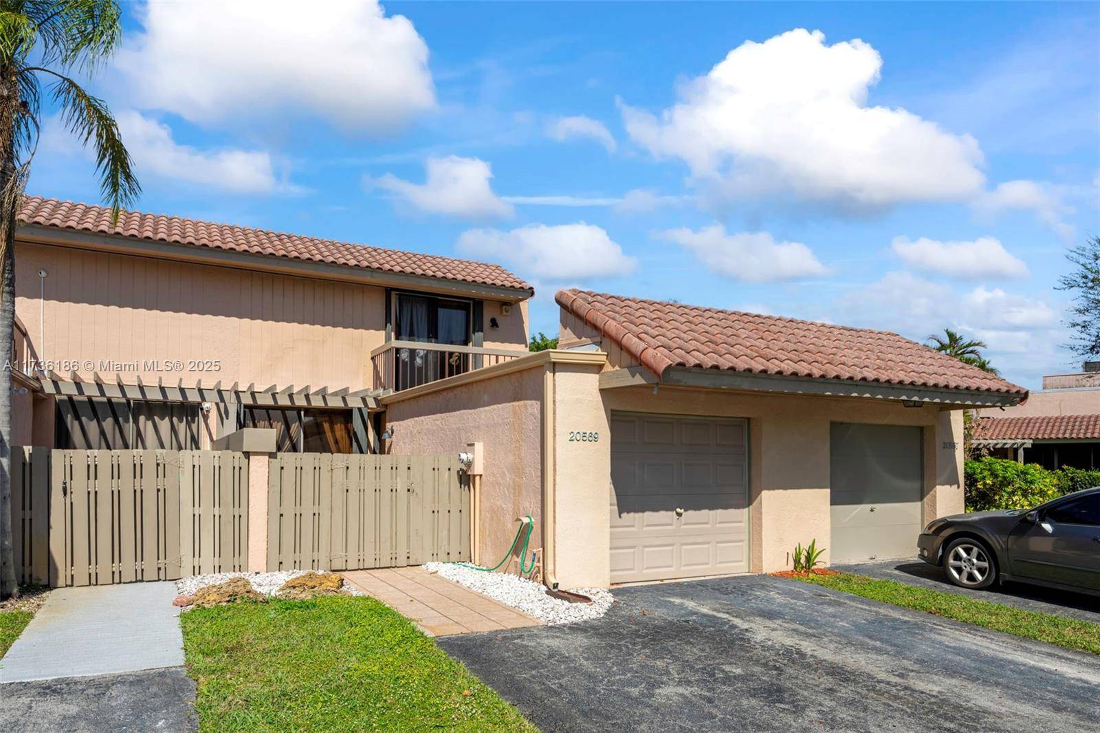 Miami, FL 33179,20569 NE 6th Ct