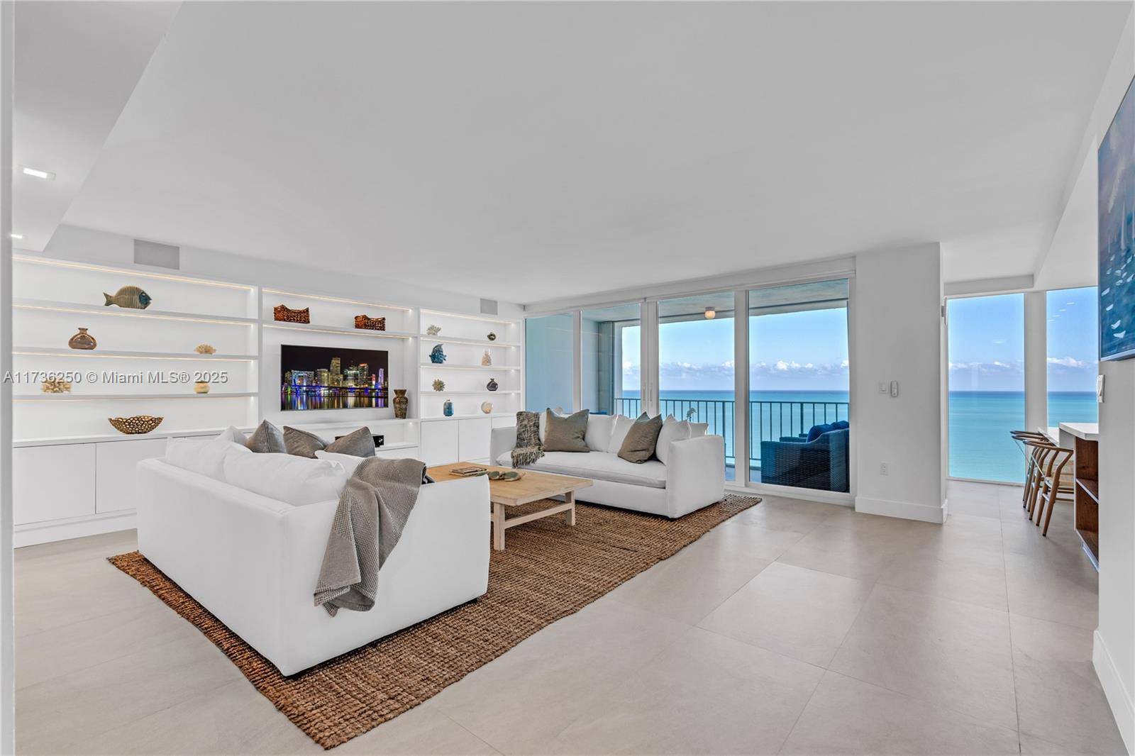 Key Biscayne, FL 33149,881 Ocean Dr #27D