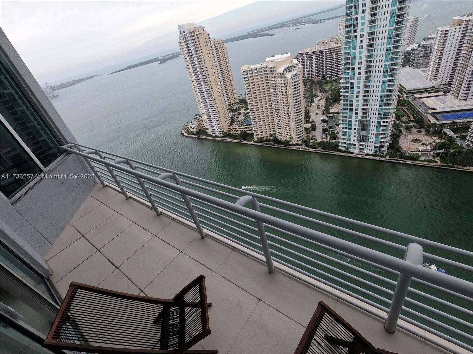Miami, FL 33131,325 S Biscayne Blvd #UPH19