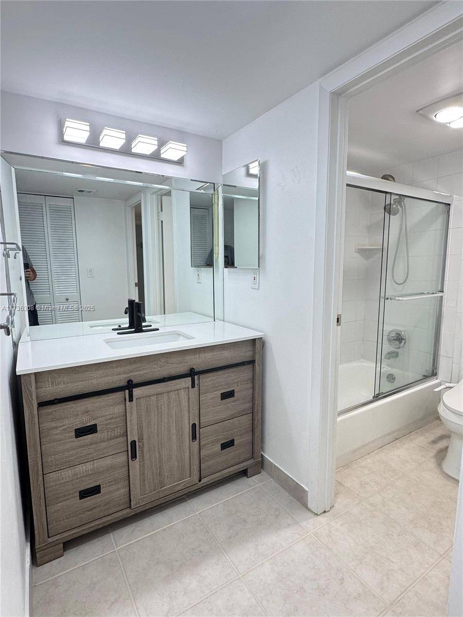 Aventura, FL 33180,3401 N Country Club Dr #116