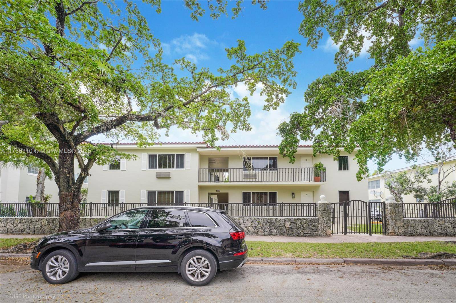 Coral Gables, FL 33134,35 Antilla Ave