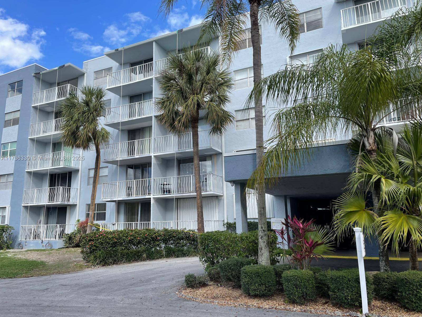 West Palm Beach, FL 33401,470 Executive Center Dr #1C