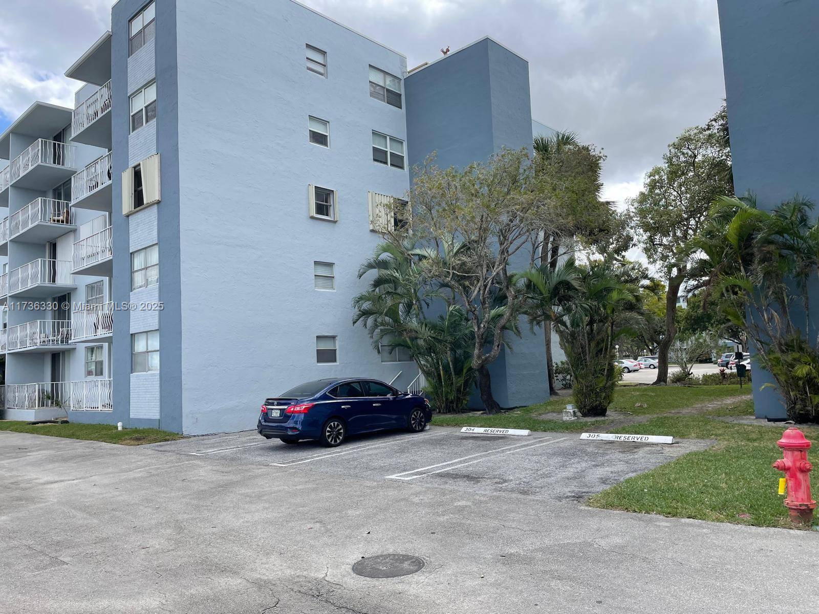 West Palm Beach, FL 33401,470 Executive Center Dr #1C