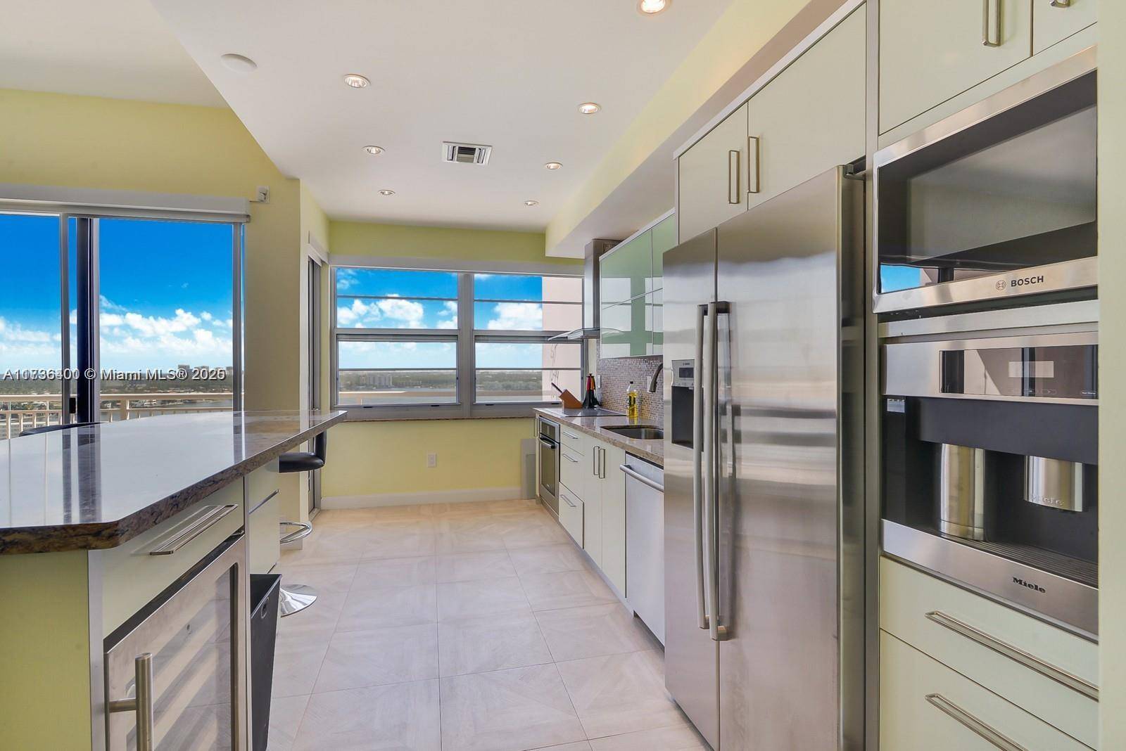Aventura, FL 33160,18031 Biscayne Blvd #PH01