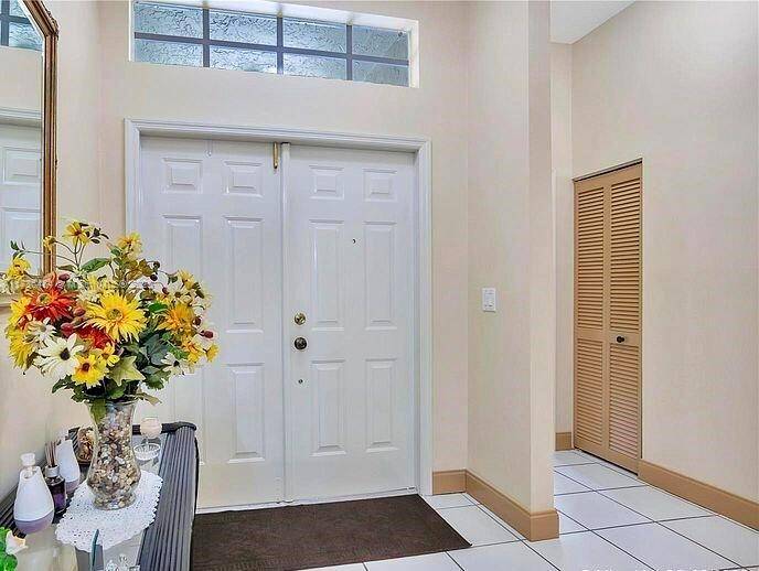 Weston, FL 33326,38 Gables Blvd