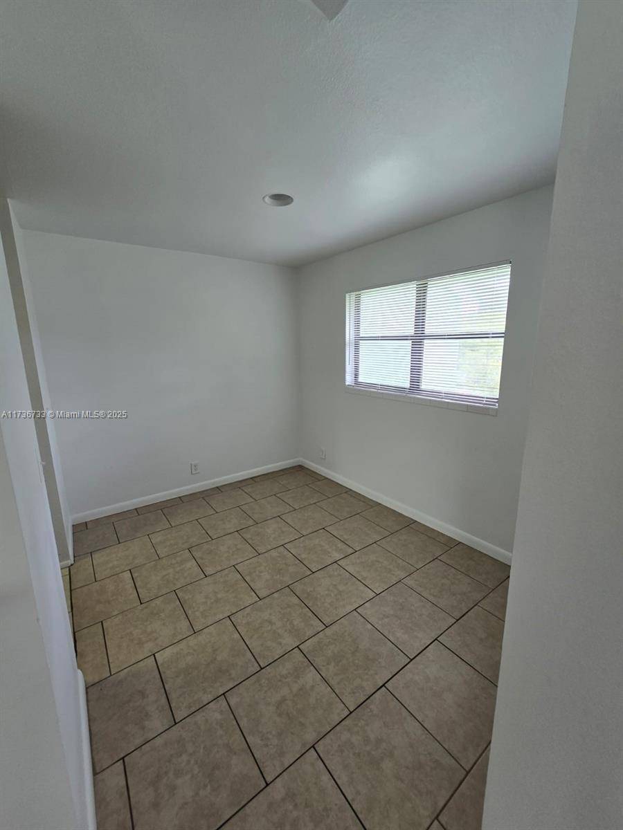 Sunrise, FL 33351,4096 N Pine Island Rd #2111