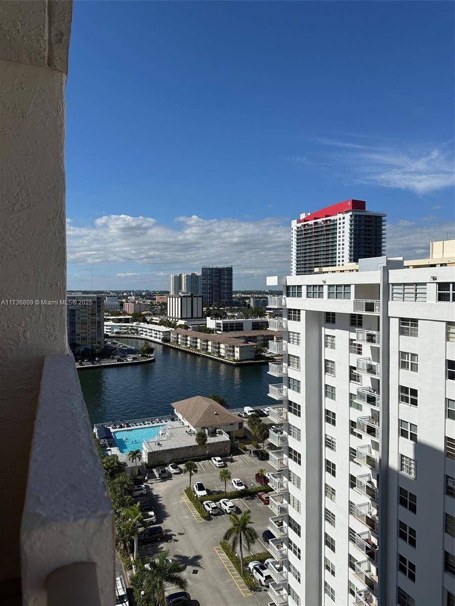 Hallandale Beach, FL 33009,1865 S Ocean Dr #17D