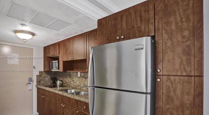 Sunny Isles Beach, FL 33160,19201 Collins Ave #422