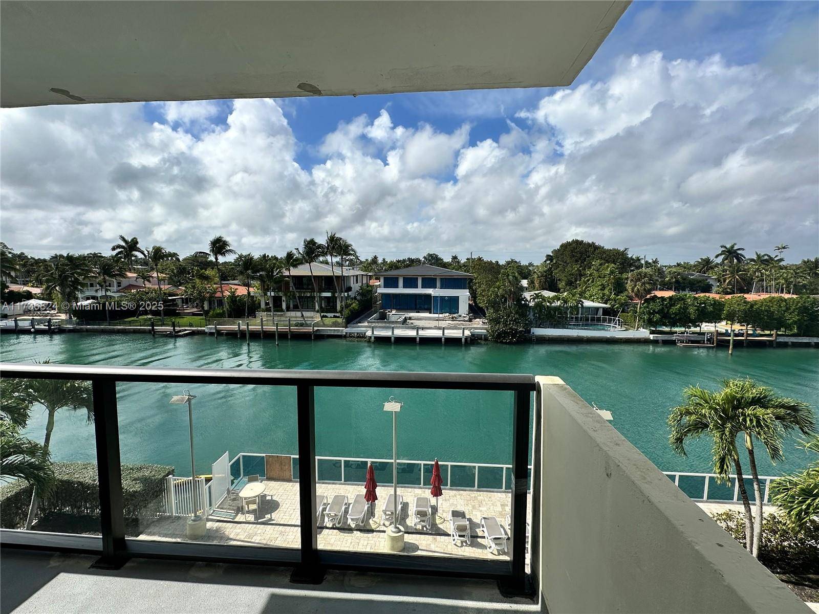 Bay Harbor Islands, FL 33154,9800 W Bay Harbor Dr #412