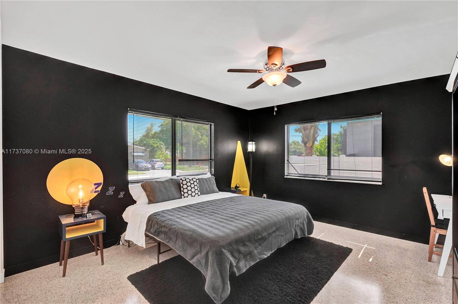 Hollywood, FL 33020,1704 Rodman St