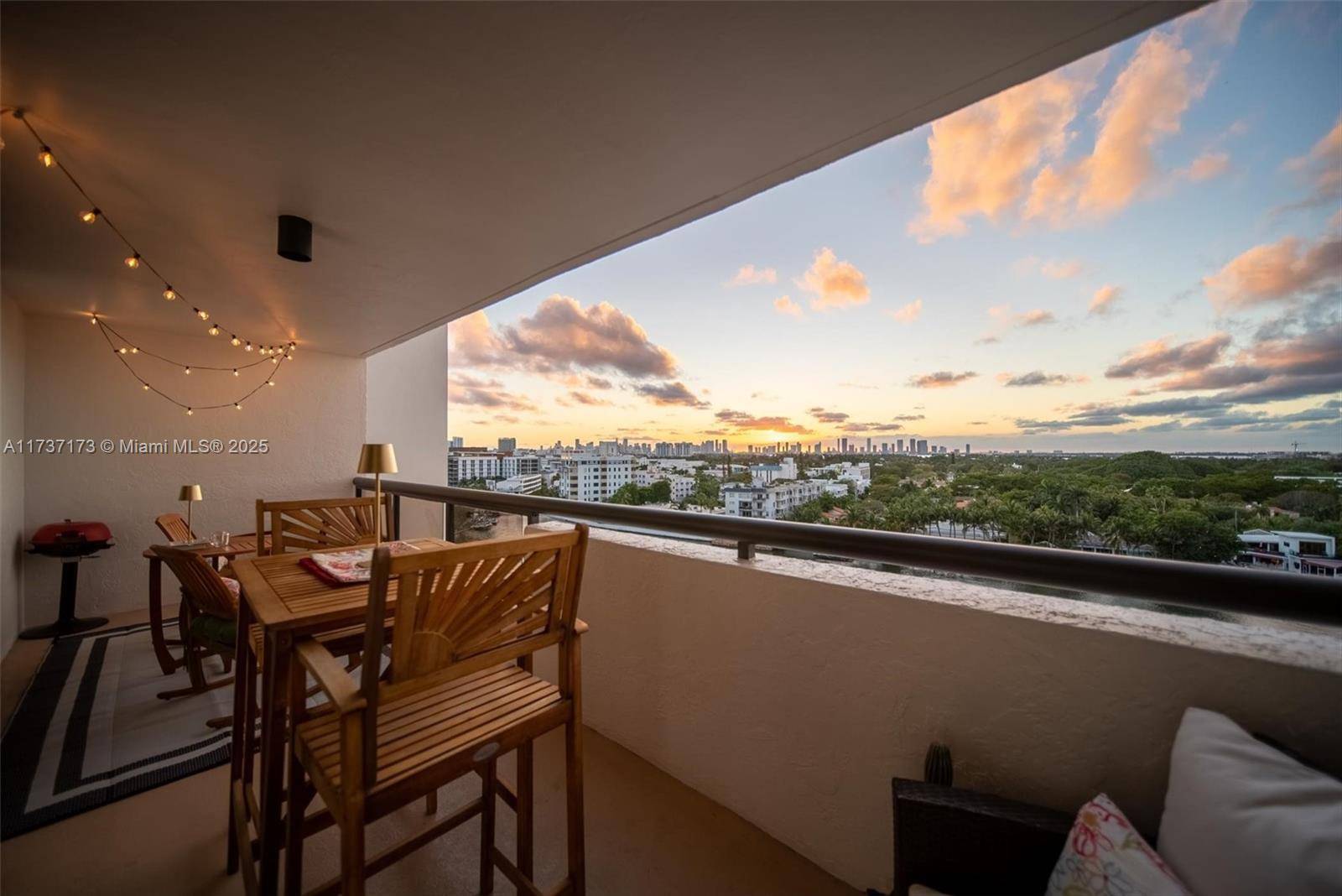 Miami Beach, FL 33140,2555 Collins Ave #1106