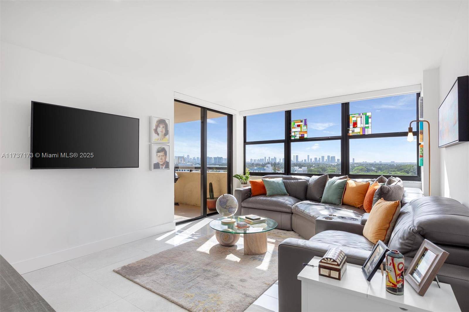 Miami Beach, FL 33140,2555 Collins Ave #1106