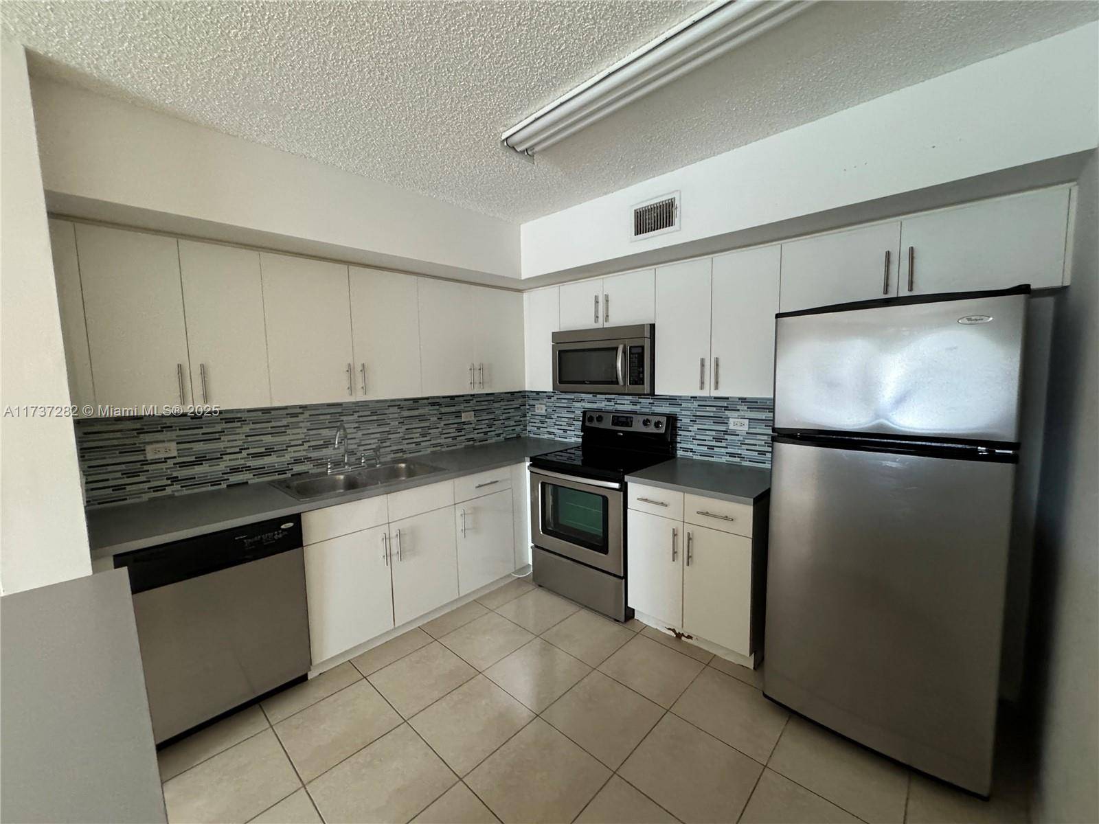 Hollywood, FL 33021,3630 N 56th Ave #304
